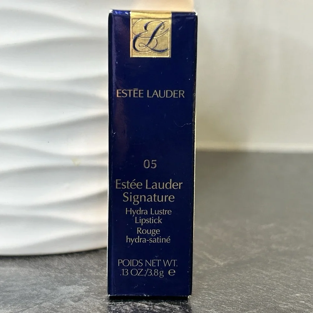 NEW‎ Estee Lauder Signature Hydra Lustre Lipstick 05 PERFECT PINK Gold Tube HTF